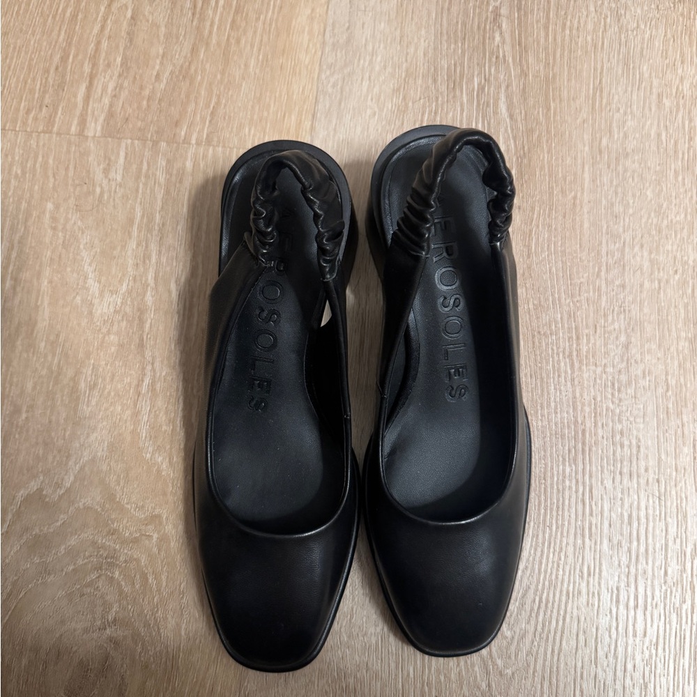 AEROSOLES Women's Black Flats